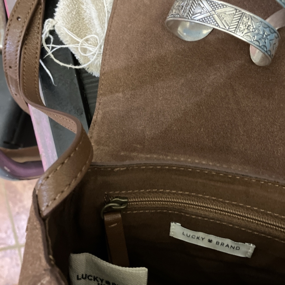 Bundle Lucky Brand crossbody cowgirl purse and Lucky Brand cuff silver bracelet - Picture 7 of 11